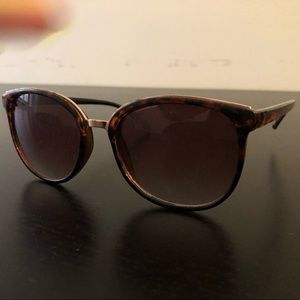 Tortoise print sunglasses